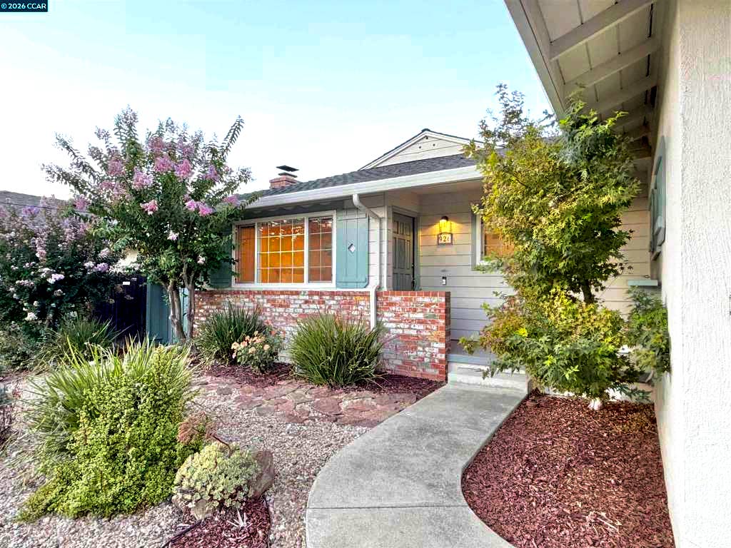 926 Sassel Avenue, Concord, CA 94518 DROUGHT TOLERANT FRONT YARD