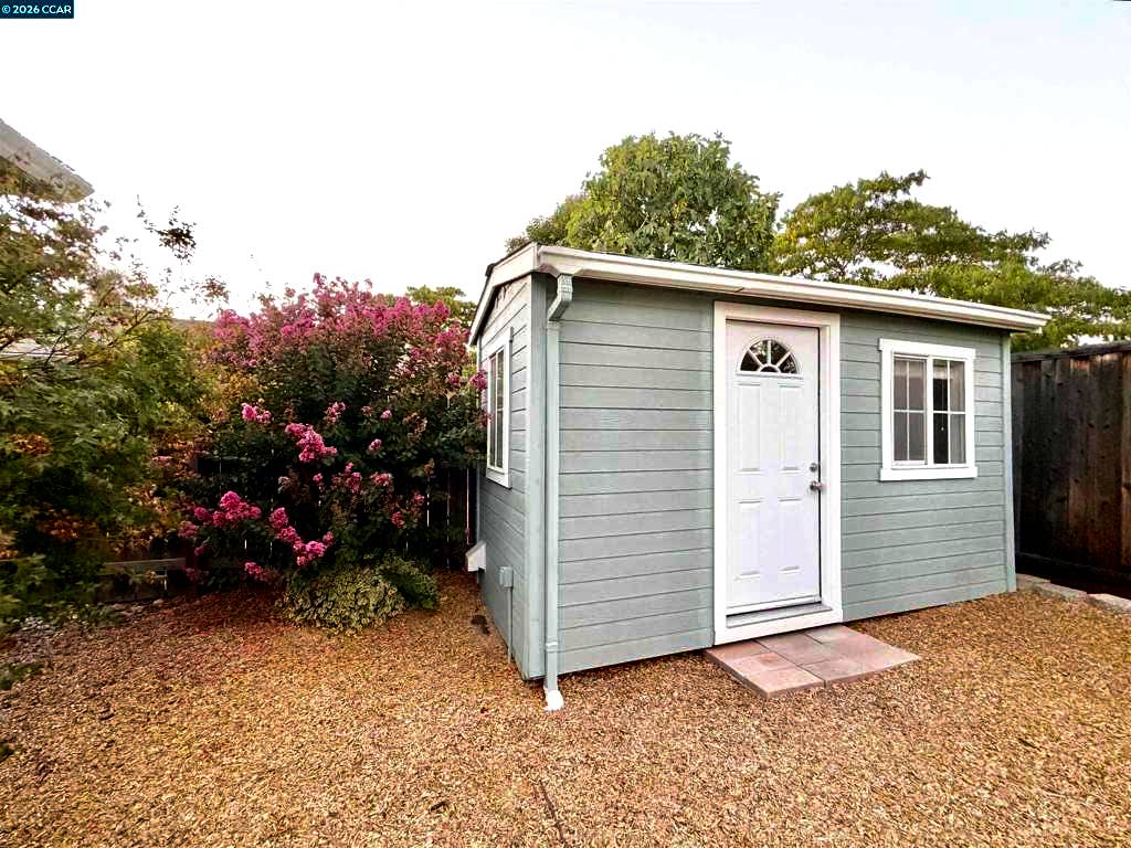 926 Sassel Avenue, Concord, CA 94518 FLEXIBLE OFFICE/STUDIO SPACE