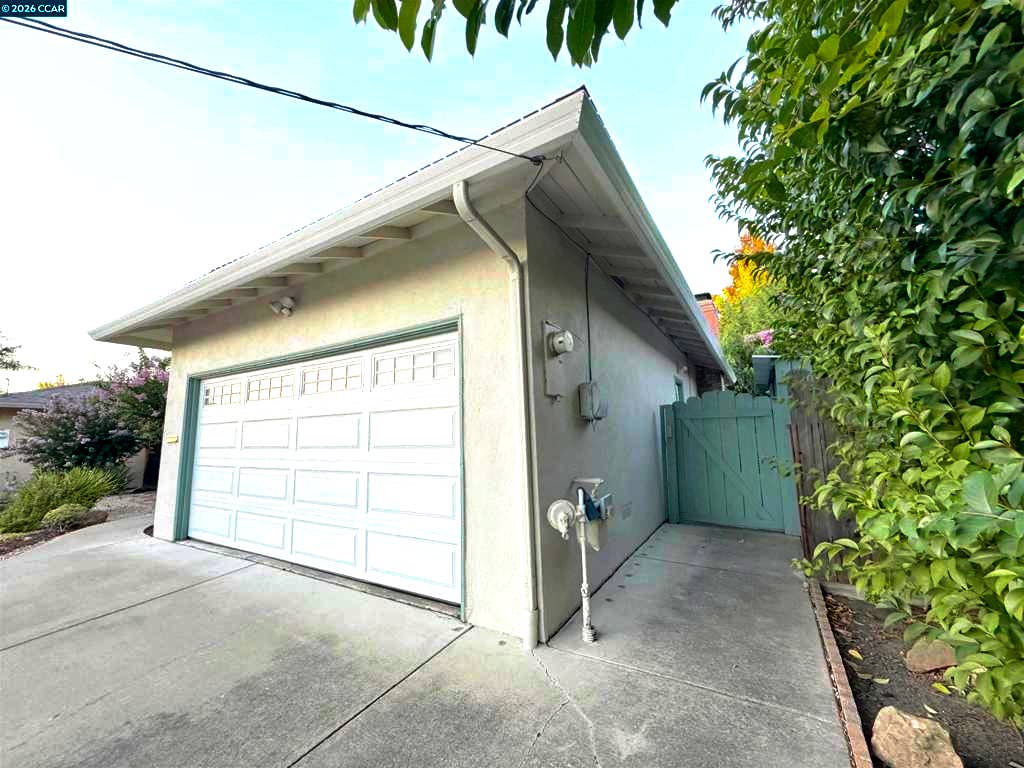 926 Sassel Avenue, Concord, CA 94518 FRONT OF GARAGE