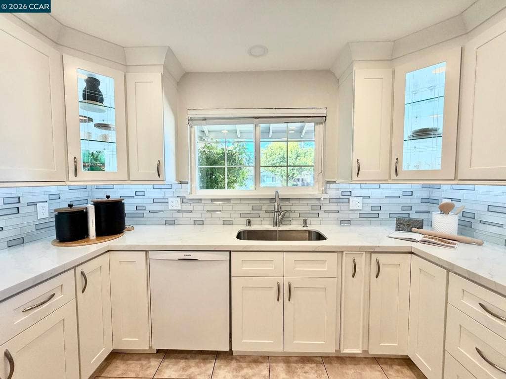 926 Sassel Avenue, Concord, CA 94518 926 Sassel Avenue, Concord, CA 94518