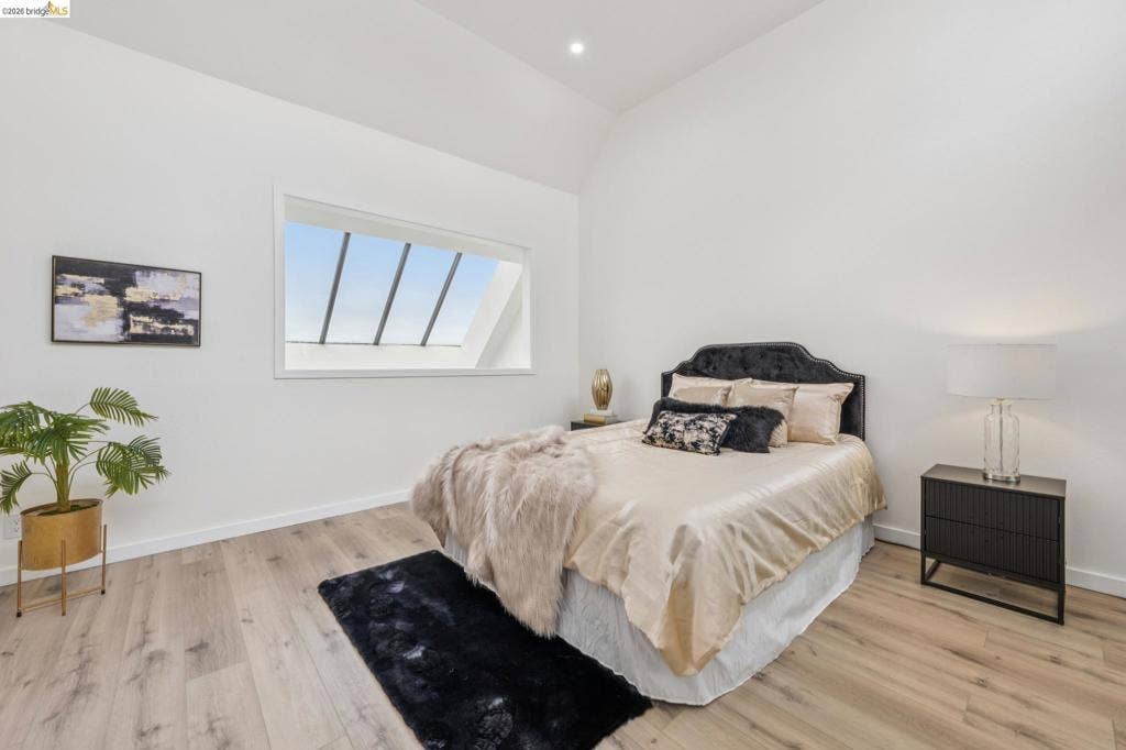 7 Embarcadero West, #207, Oakland, CA 94607 7 Embarcadero West, #207, Oakland, CA 94607