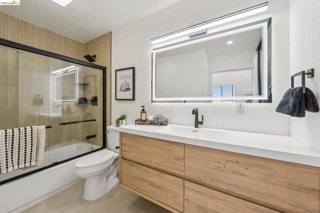 7 Embarcadero West, #207, Oakland, CA 94607 7 Embarcadero West, #207, Oakland, CA 94607