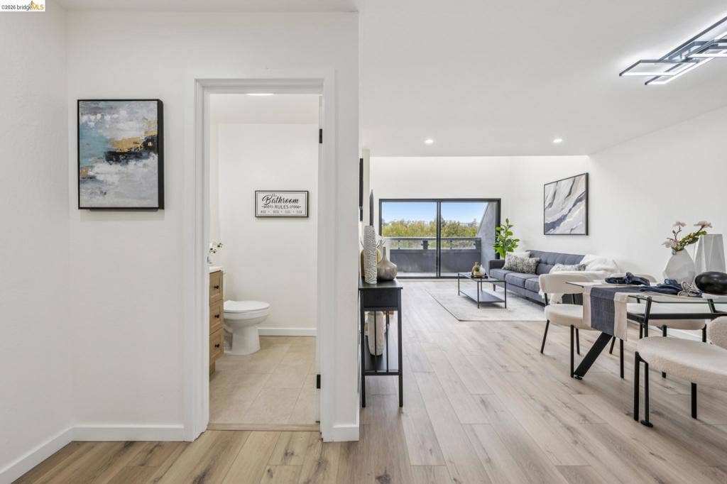 7 Embarcadero West, #207, Oakland, CA 94607 7 Embarcadero West, #207, Oakland, CA 94607
