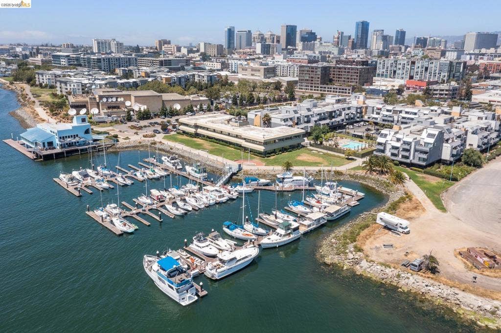 7 Embarcadero West, #207, Oakland, CA 94607 7 Embarcadero West, #207, Oakland, CA 94607