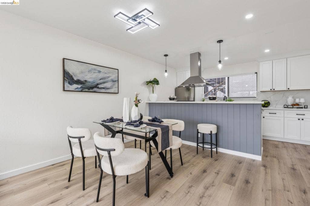 7 Embarcadero West, #207, Oakland, CA 94607 7 Embarcadero West, #207, Oakland, CA 94607