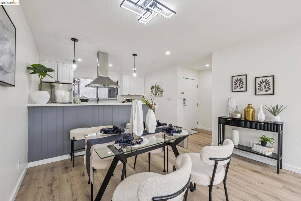 7 Embarcadero West, #207, Oakland, CA 94607 7 Embarcadero West, #207, Oakland, CA 94607