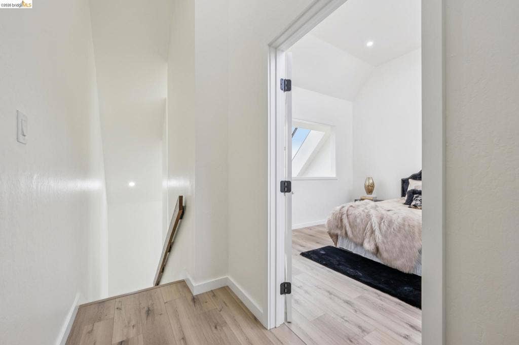 7 Embarcadero West, #207, Oakland, CA 94607 7 Embarcadero West, #207, Oakland, CA 94607