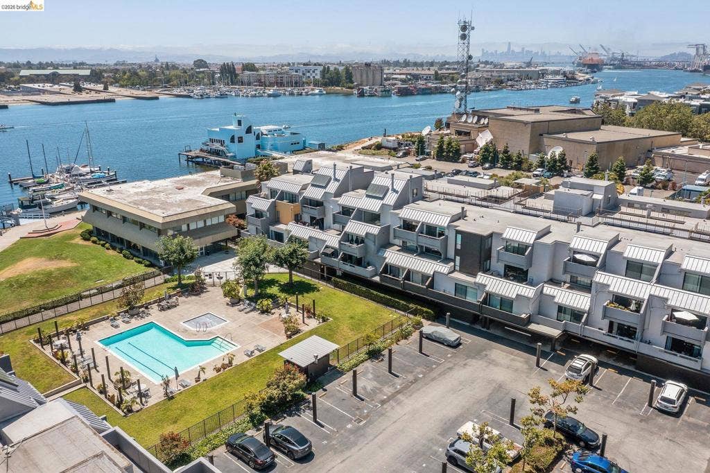 7 Embarcadero West, #207, Oakland, CA 94607 7 Embarcadero West, #207, Oakland, CA 94607