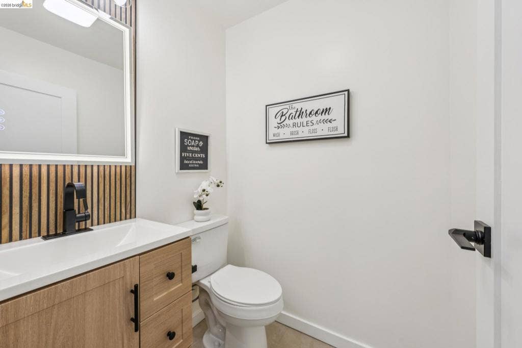 7 Embarcadero West, #207, Oakland, CA 94607 7 Embarcadero West, #207, Oakland, CA 94607