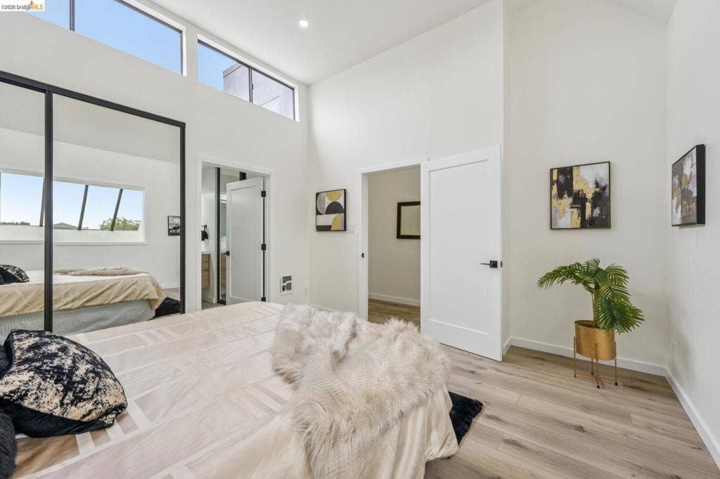 7 Embarcadero West, #207, Oakland, CA 94607 7 Embarcadero West, #207, Oakland, CA 94607