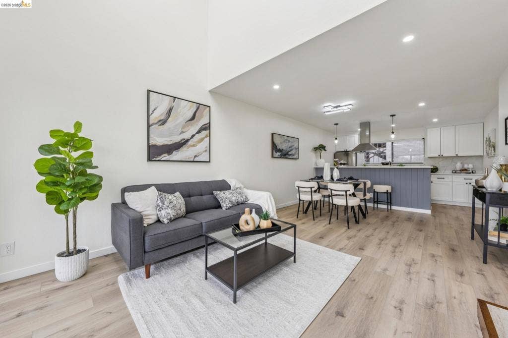 7 Embarcadero West, #207, Oakland, CA 94607 7 Embarcadero West, #207, Oakland, CA 94607
