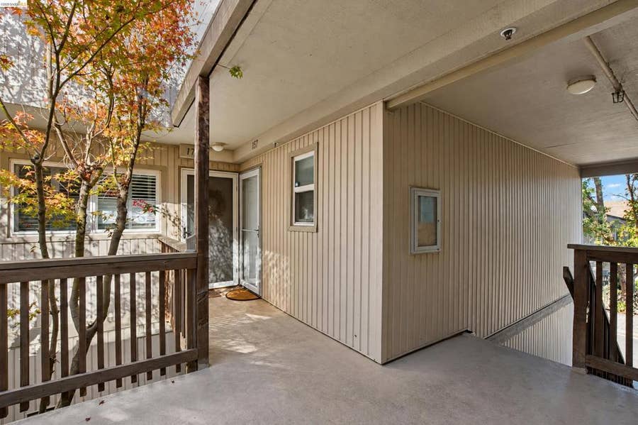 Property photo for 157 Nautical Ct, Vallejo, CA