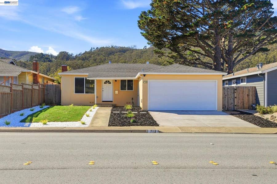 Property photo for 712 Linda Mar Blvd, Pacifica, CA