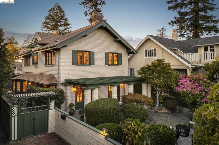 Property photo for 6487 Benvenue Ave, Oakland, CA