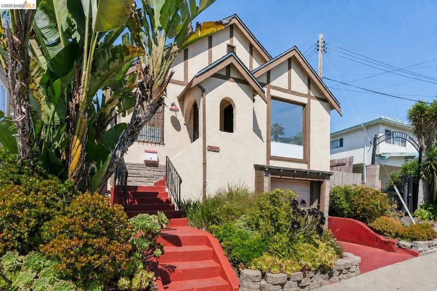 Property photo for 7650 Ney Ave, Oakland, CA