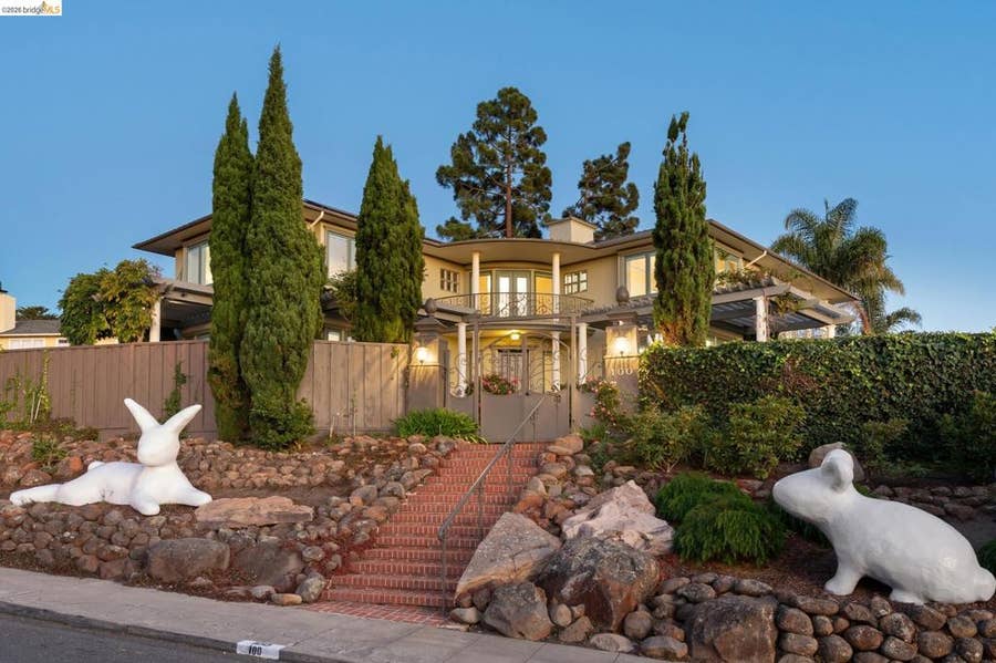 Property photo for 100 Pershing Dr, Oakland, CA