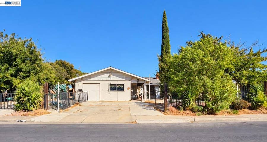 Property photo for 5 Salisbury Dr, Pittsburg, CA