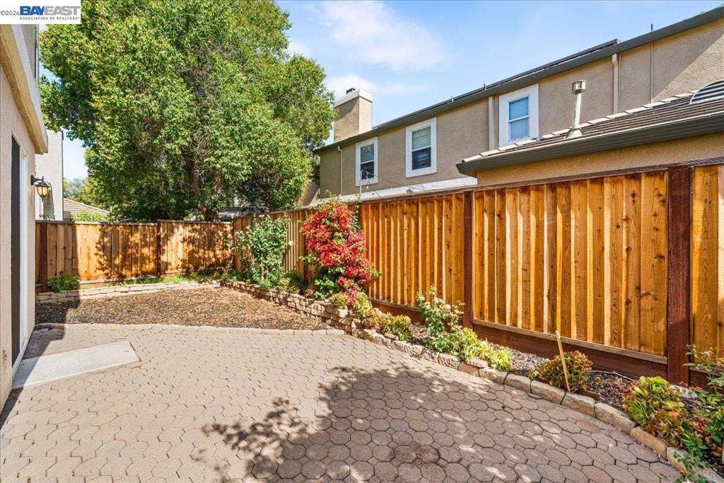 2042 Dahlia Cmn, Livermore, CA 94551 2042 Dahlia Cmn, Livermore, CA 94551