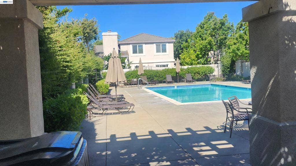 2042 Dahlia Cmn, Livermore, CA 94551 Community Pool