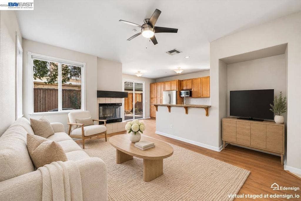 2042 Dahlia Cmn, Livermore, CA 94551 2042 Dahlia Cmn, Livermore, CA 94551