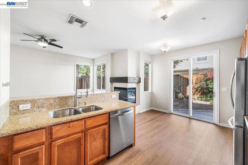 2042 Dahlia Cmn, Livermore, CA 94551 2042 Dahlia Cmn, Livermore, CA 94551