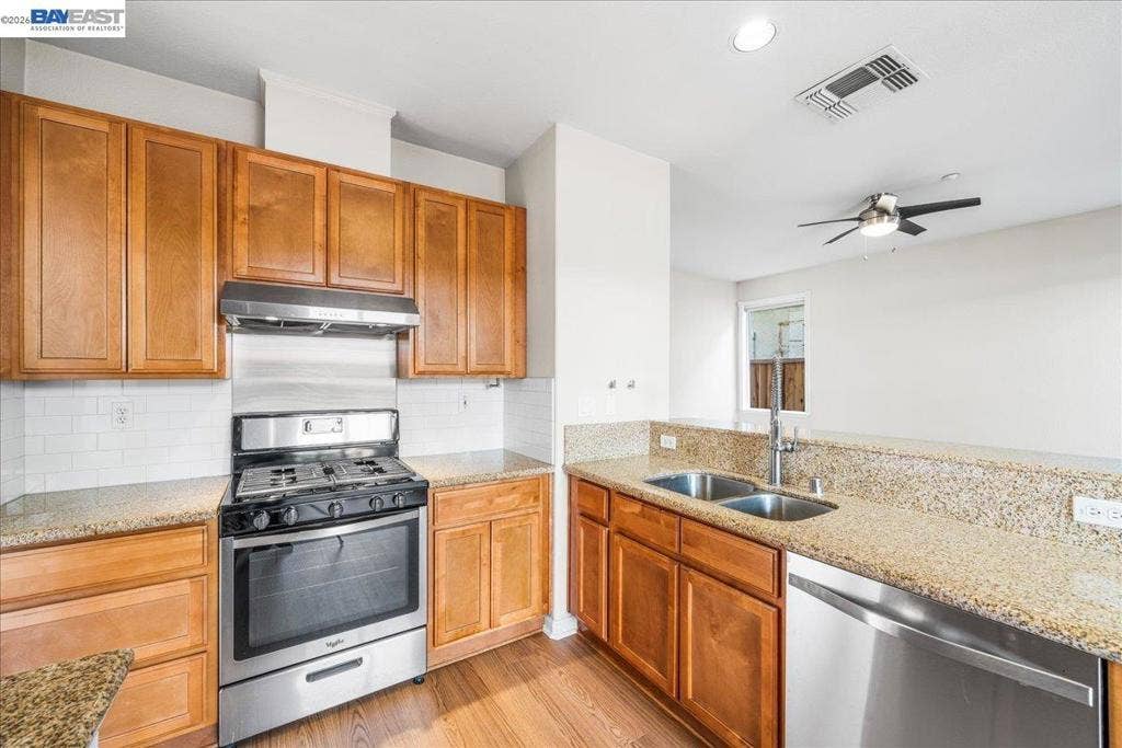 2042 Dahlia Cmn, Livermore, CA 94551 2042 Dahlia Cmn, Livermore, CA 94551