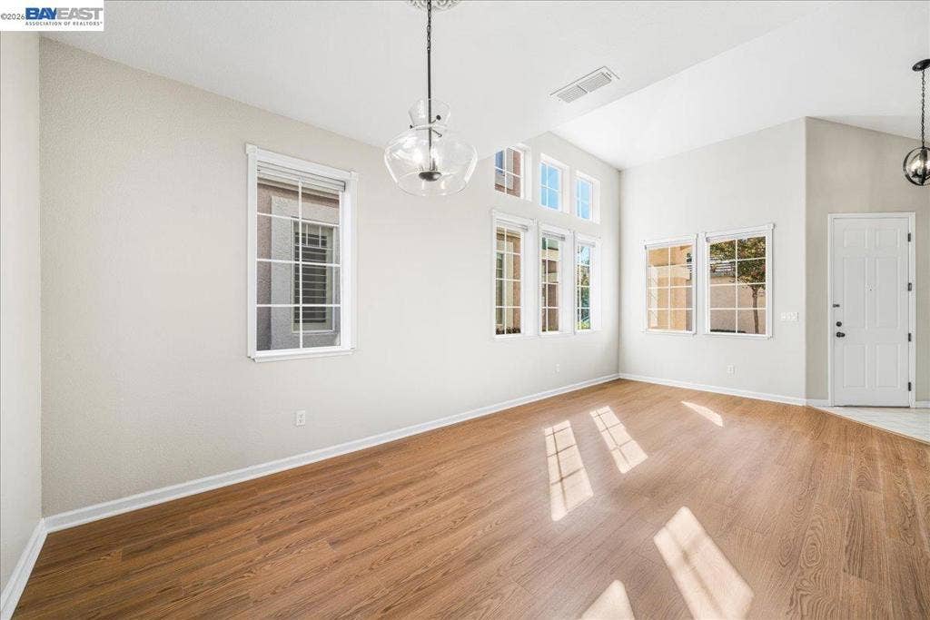2042 Dahlia Cmn, Livermore, CA 94551 2042 Dahlia Cmn, Livermore, CA 94551