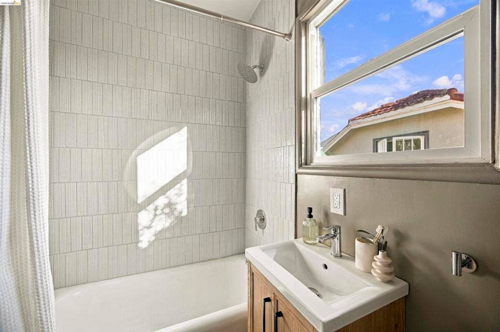26 Bowles Place, Oakland, CA 94610 26 Bowles Place, Oakland, CA 94610