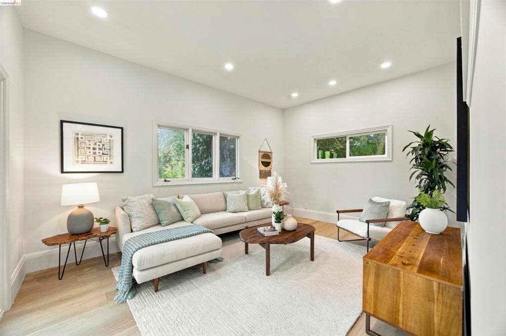 26 Bowles Place, Oakland, CA 94610 26 Bowles Place, Oakland, CA 94610