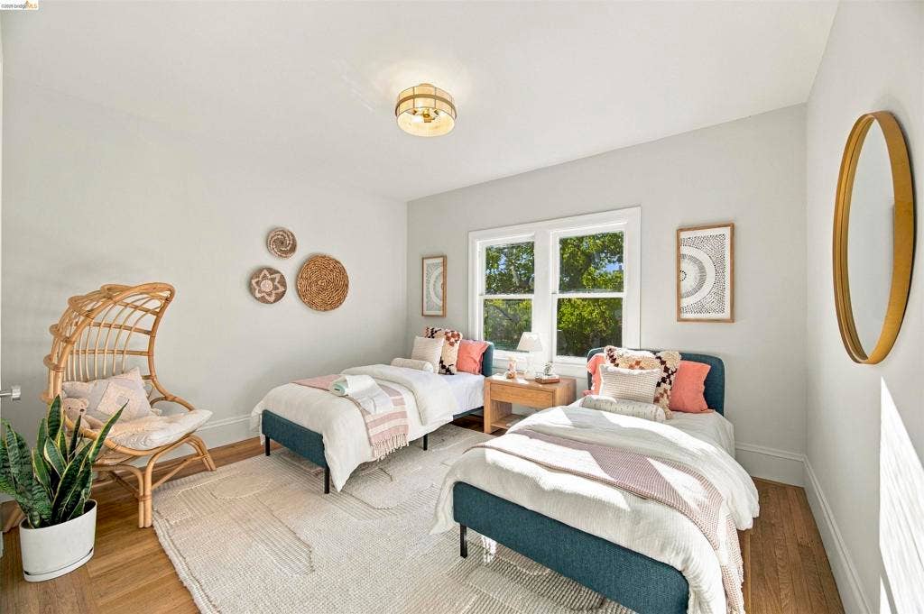 26 Bowles Place, Oakland, CA 94610 26 Bowles Place, Oakland, CA 94610