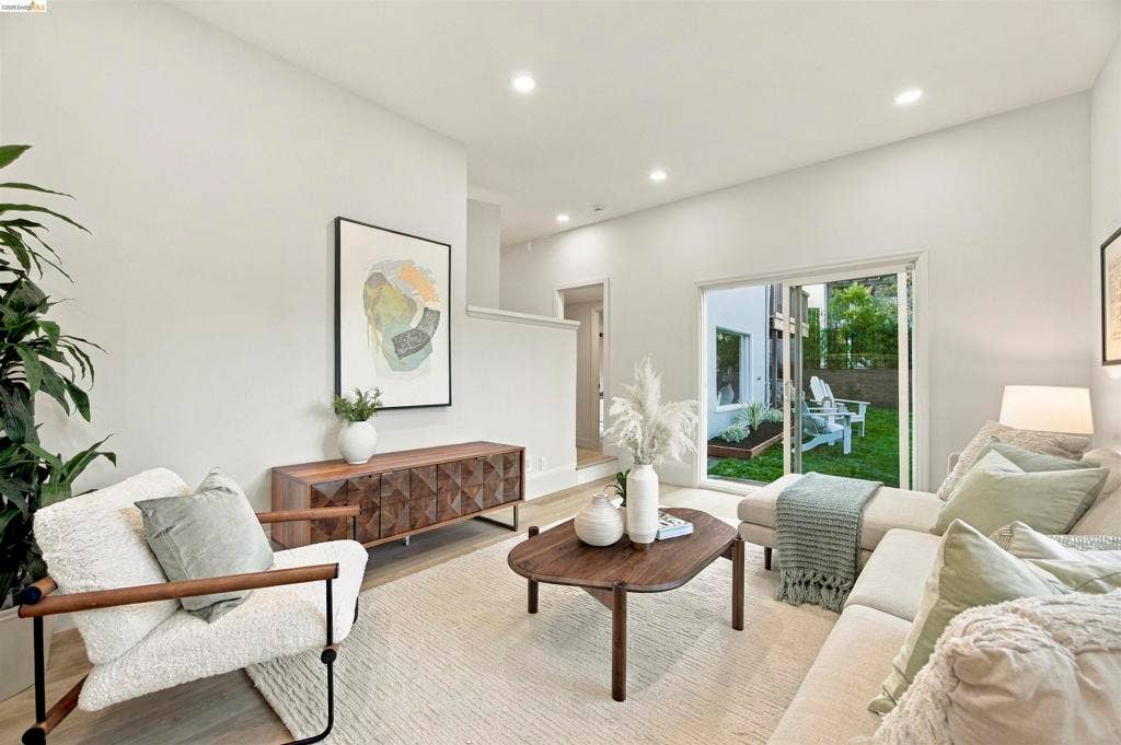 26 Bowles Place, Oakland, CA 94610 26 Bowles Place, Oakland, CA 94610