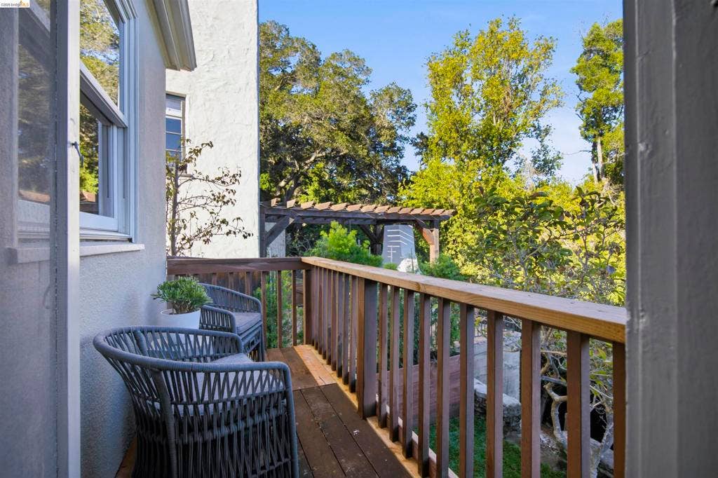 26 Bowles Place, Oakland, CA 94610 26 Bowles Place, Oakland, CA 94610