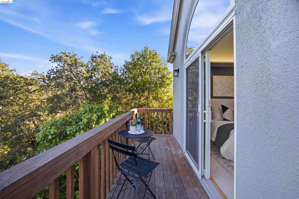 26 Bowles Place, Oakland, CA 94610 26 Bowles Place, Oakland, CA 94610