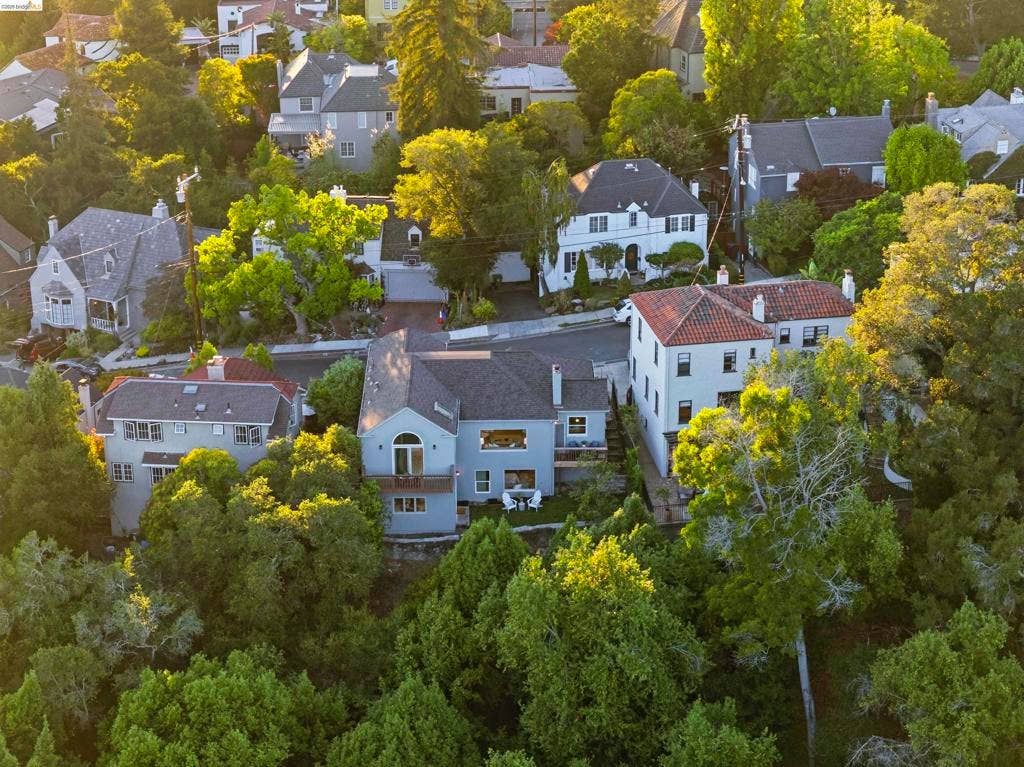 26 Bowles Place, Oakland, CA 94610 26 Bowles Place, Oakland, CA 94610