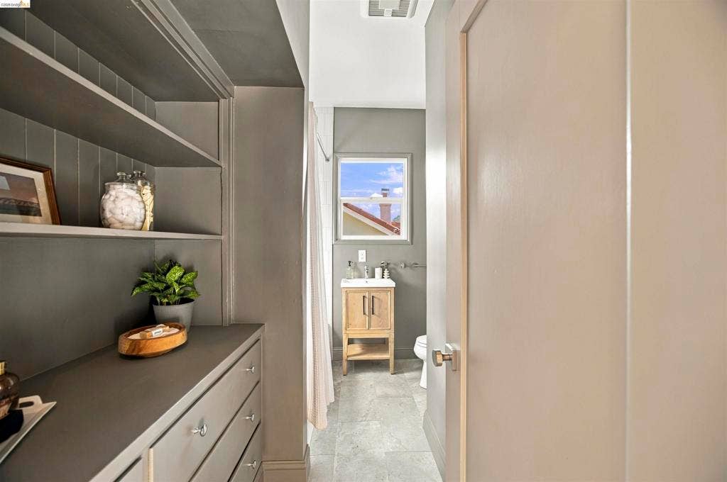 26 Bowles Place, Oakland, CA 94610 26 Bowles Place, Oakland, CA 94610