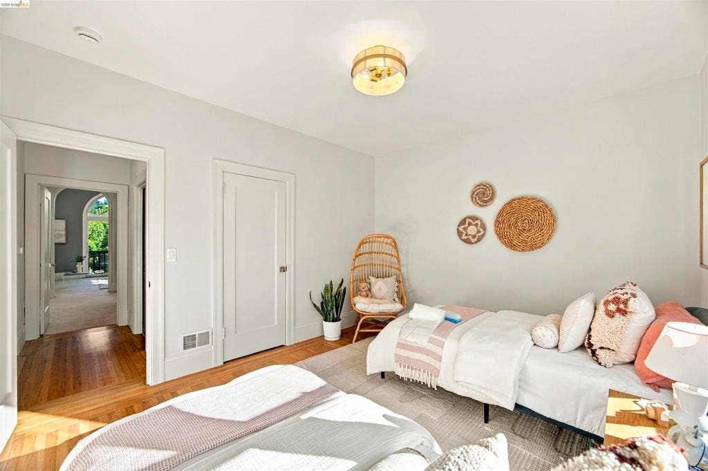 26 Bowles Place, Oakland, CA 94610 26 Bowles Place, Oakland, CA 94610