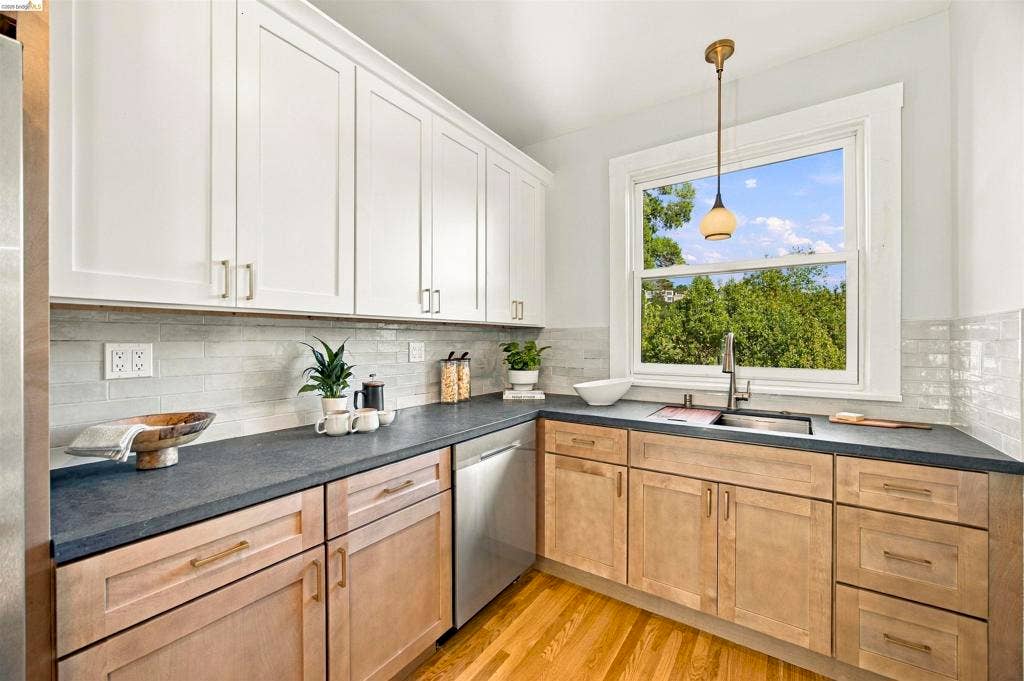 26 Bowles Place, Oakland, CA 94610 26 Bowles Place, Oakland, CA 94610