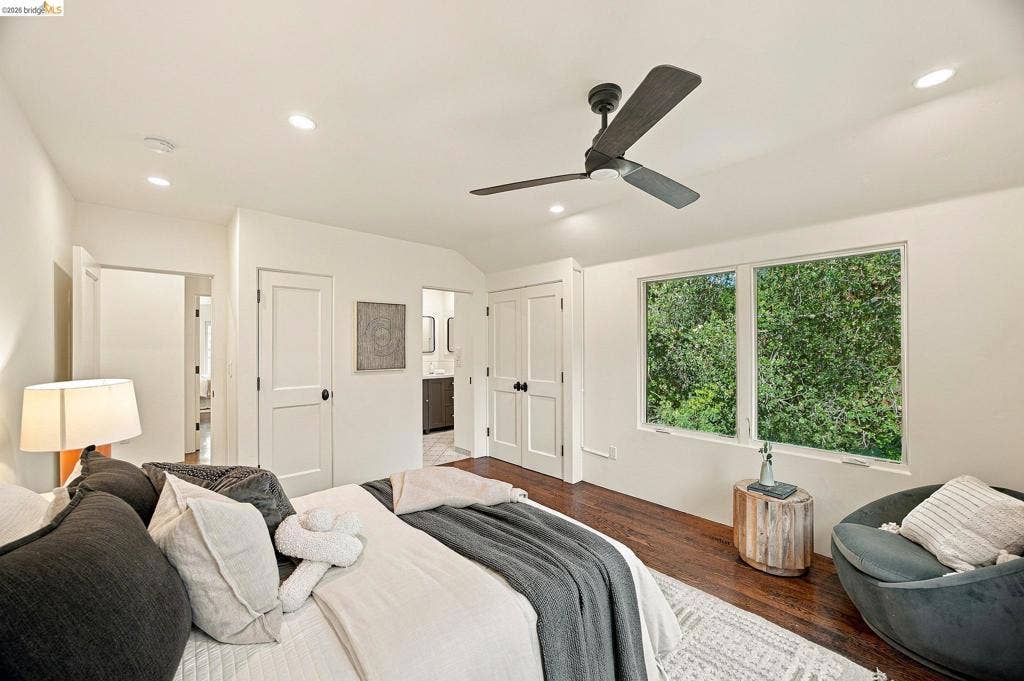 20 Hillwood Place, Oakland, CA 94610 20 Hillwood Place, Oakland, CA 94610