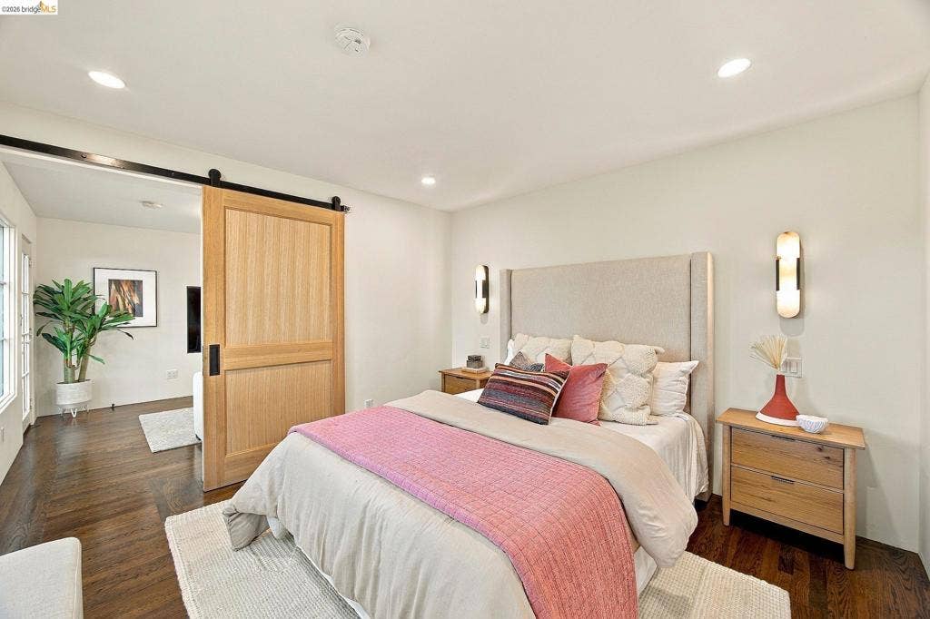 20 Hillwood Place, Oakland, CA 94610 20 Hillwood Place, Oakland, CA 94610