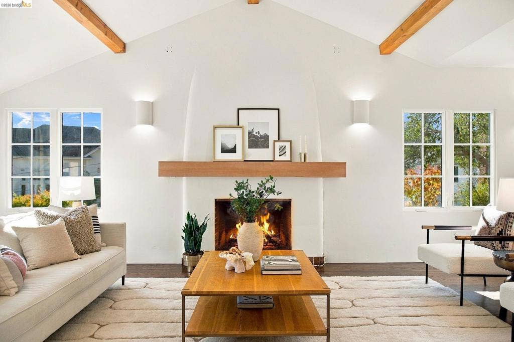 20 Hillwood Place, Oakland, CA 94610 20 Hillwood Place, Oakland, CA 94610