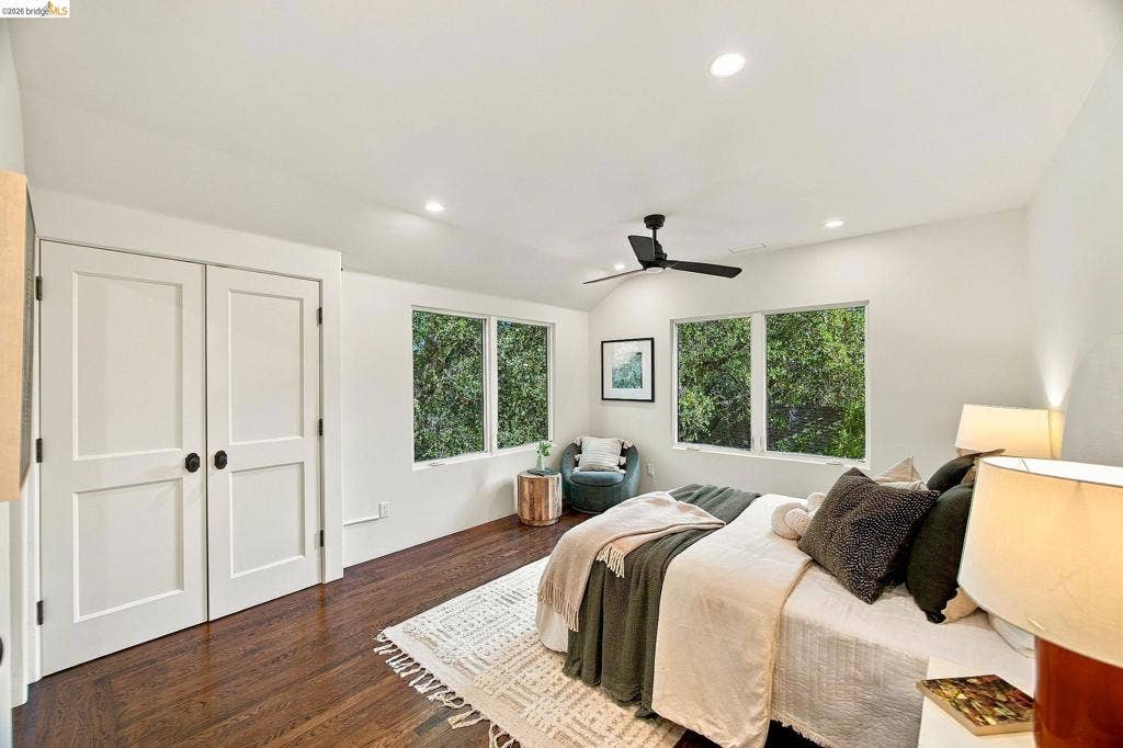 20 Hillwood Place, Oakland, CA 94610 20 Hillwood Place, Oakland, CA 94610