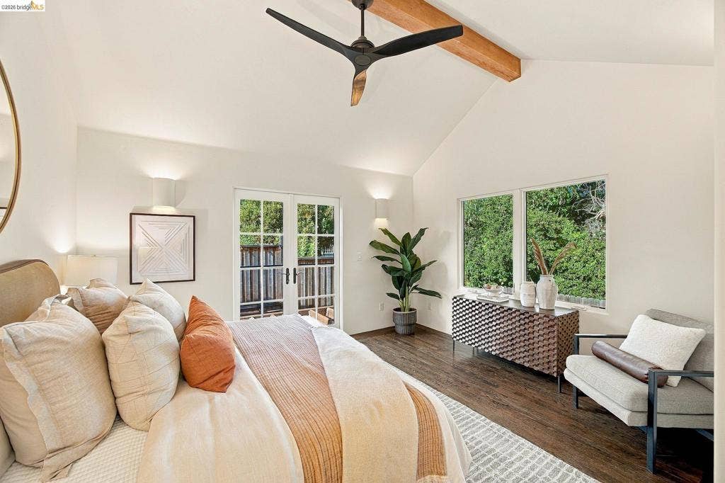 20 Hillwood Place, Oakland, CA 94610 20 Hillwood Place, Oakland, CA 94610