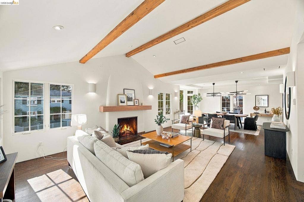 20 Hillwood Place, Oakland, CA 94610 20 Hillwood Place, Oakland, CA 94610