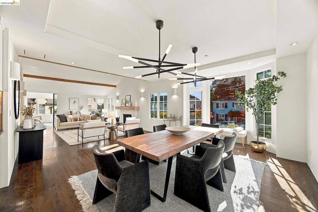 20 Hillwood Place, Oakland, CA 94610 20 Hillwood Place, Oakland, CA 94610