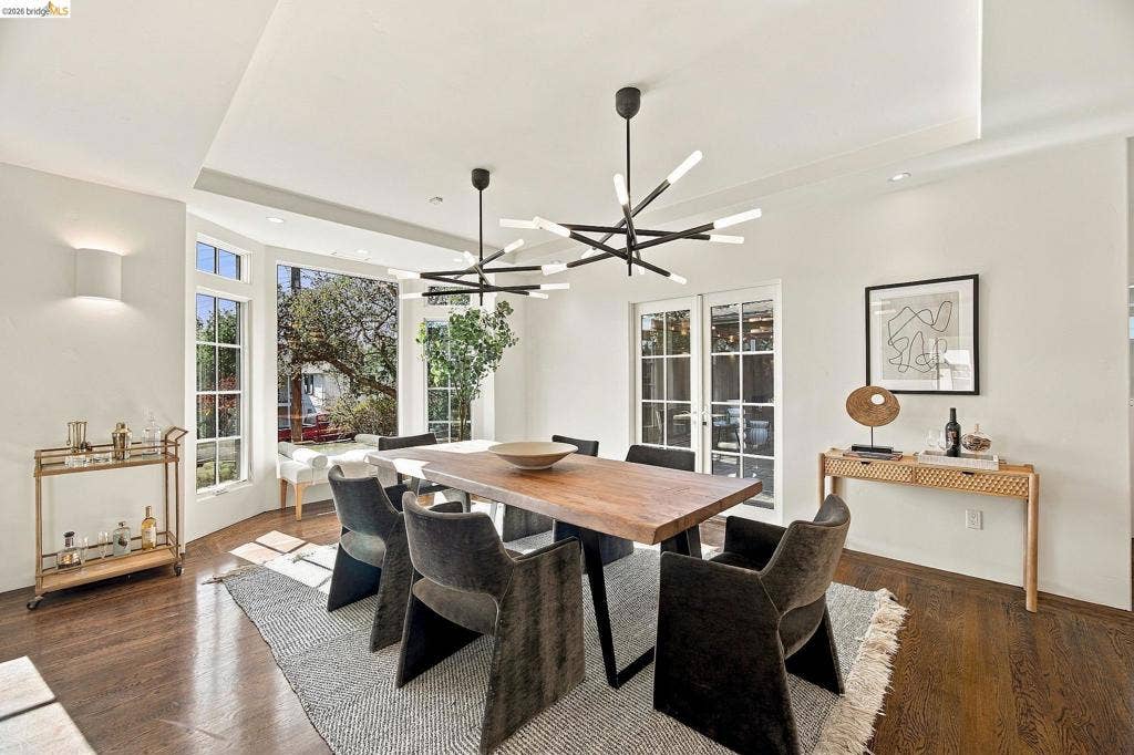 20 Hillwood Place, Oakland, CA 94610 20 Hillwood Place, Oakland, CA 94610