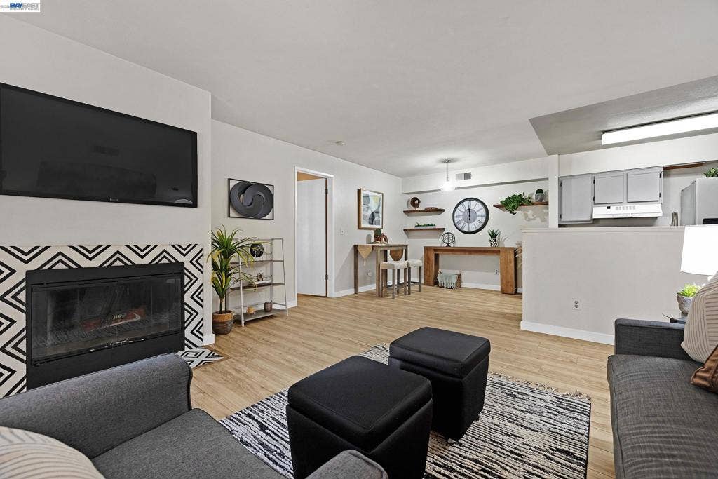 265 Reflections Dr, #16, San Ramon, CA 94583