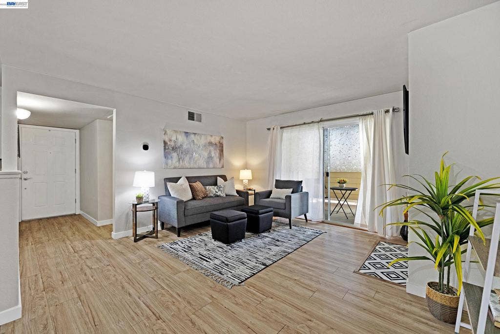 265 Reflections Dr, #16, San Ramon, CA 94583