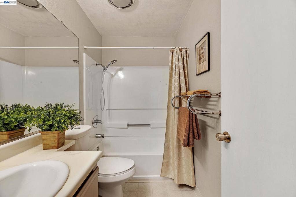 265 Reflections Dr, #16, San Ramon, CA 94583