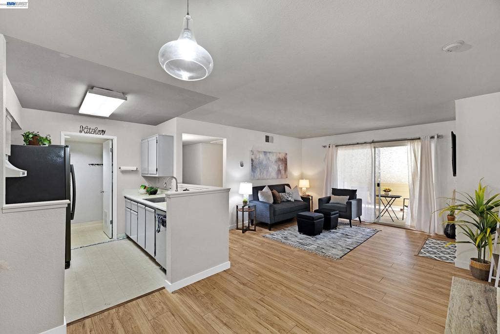 265 Reflections Dr, #16, San Ramon, CA 94583