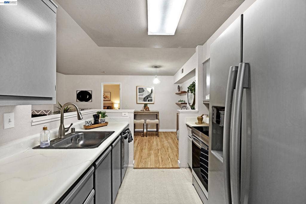 265 Reflections Dr, #16, San Ramon, CA 94583